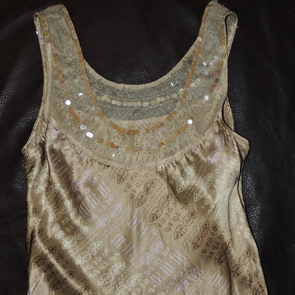 Old Navy Sequined Scoop Neck Embellished Stylized Leaf Pattern Silk Cami - Picture 3 of 4